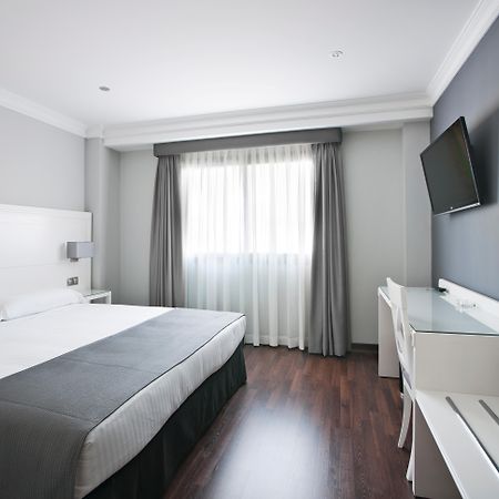 Uve Alcobendas Ngoại thất bức ảnh