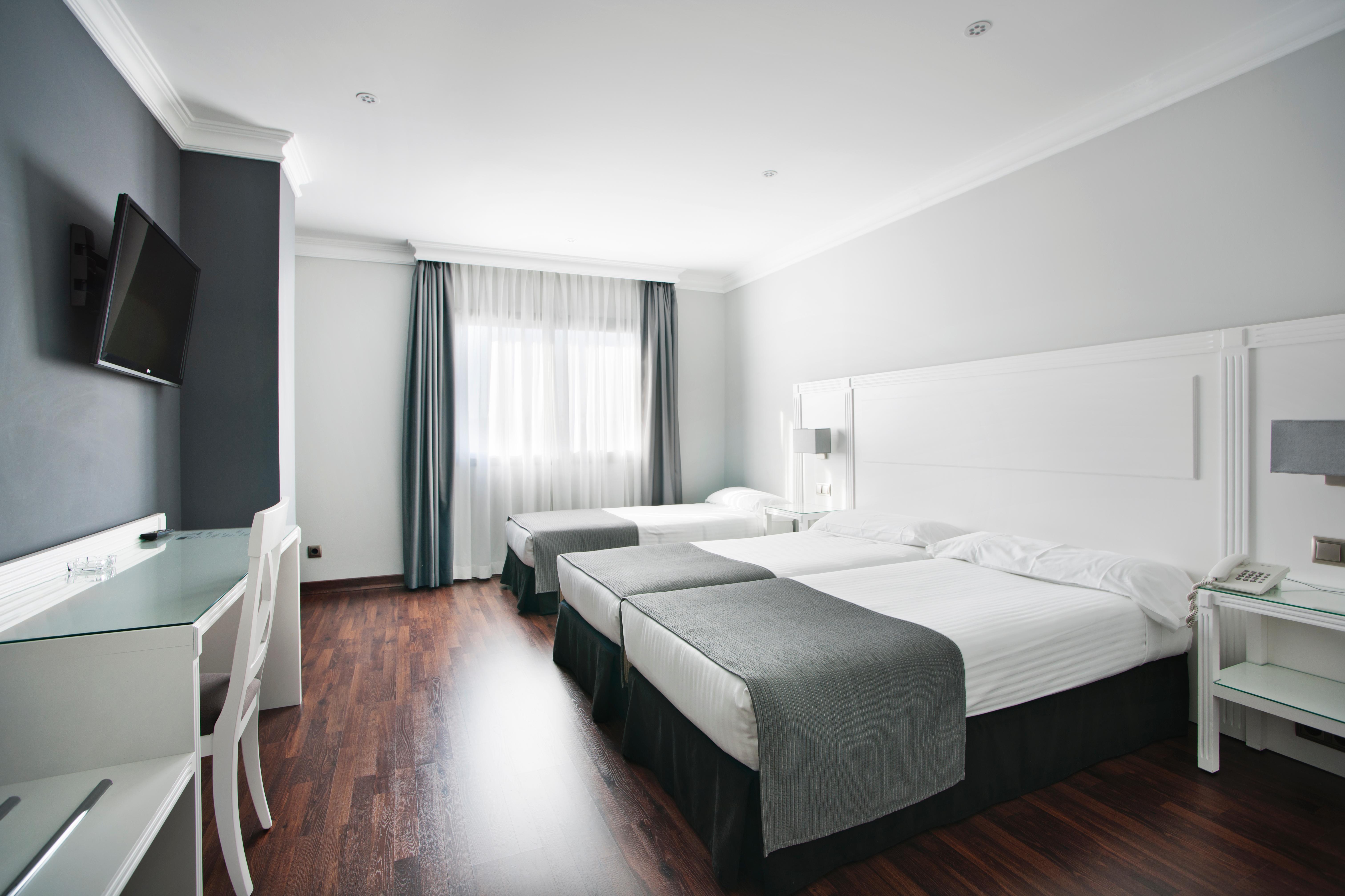 Uve Alcobendas Ngoại thất bức ảnh