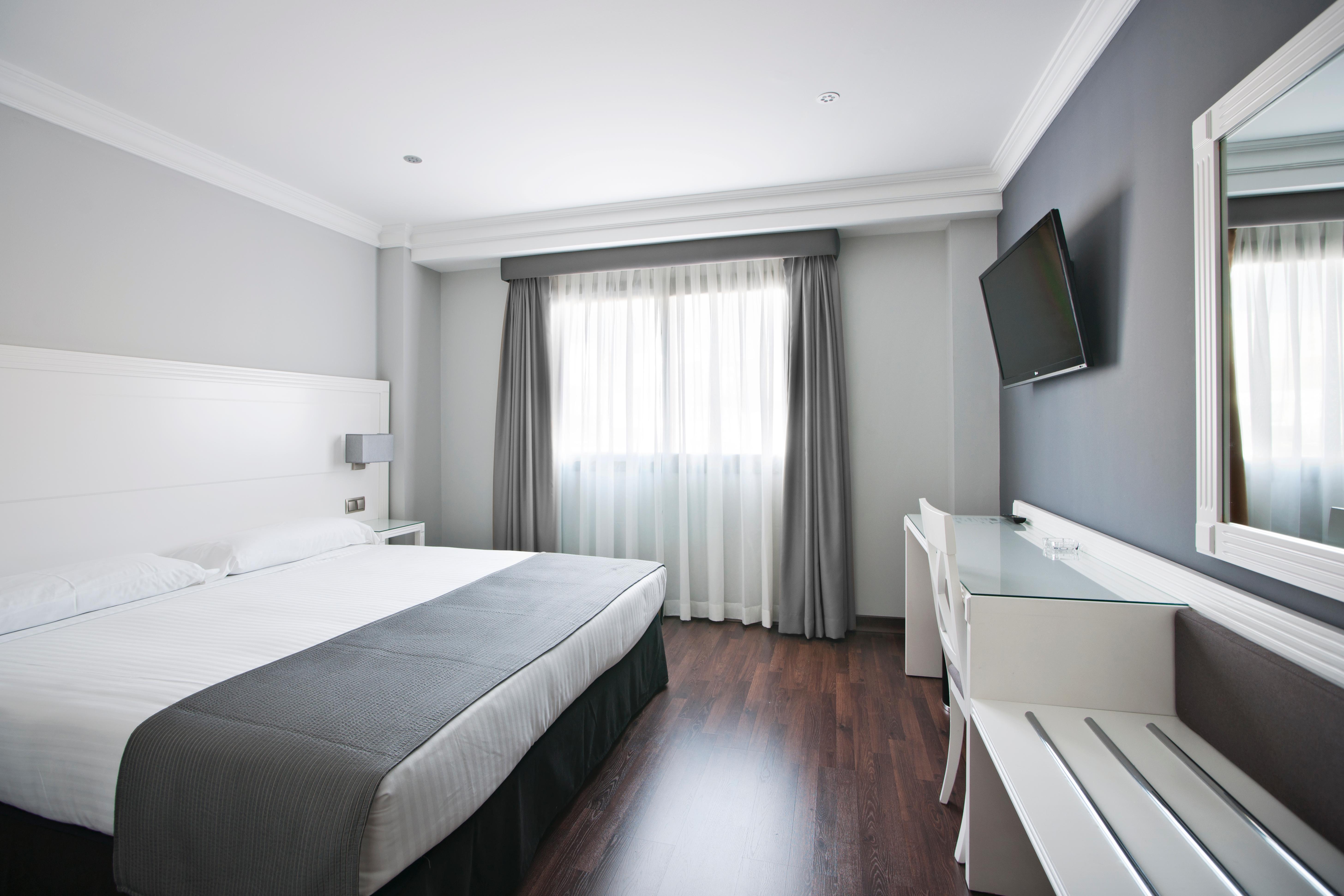 Uve Alcobendas Ngoại thất bức ảnh
