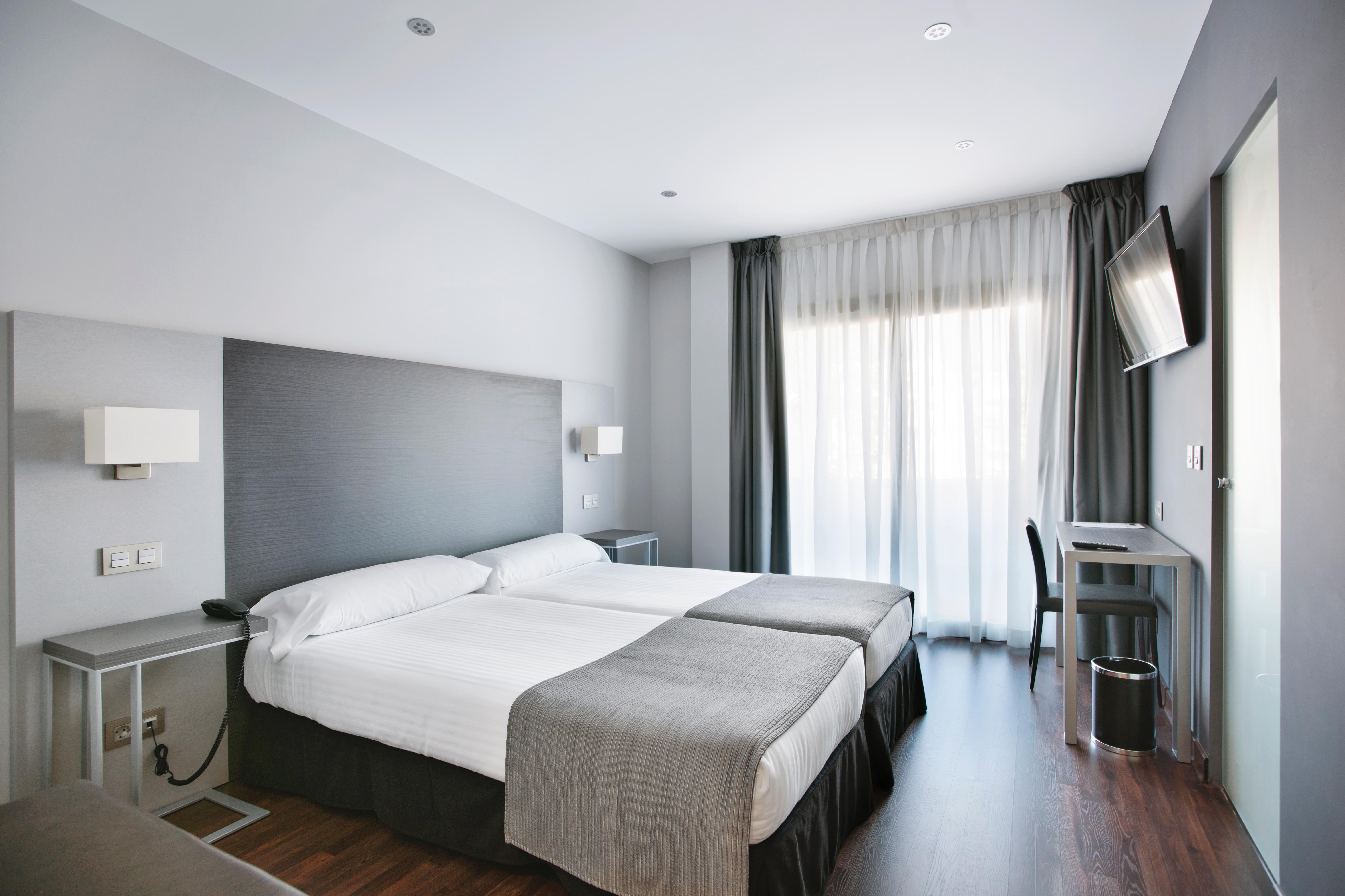 Uve Alcobendas Ngoại thất bức ảnh