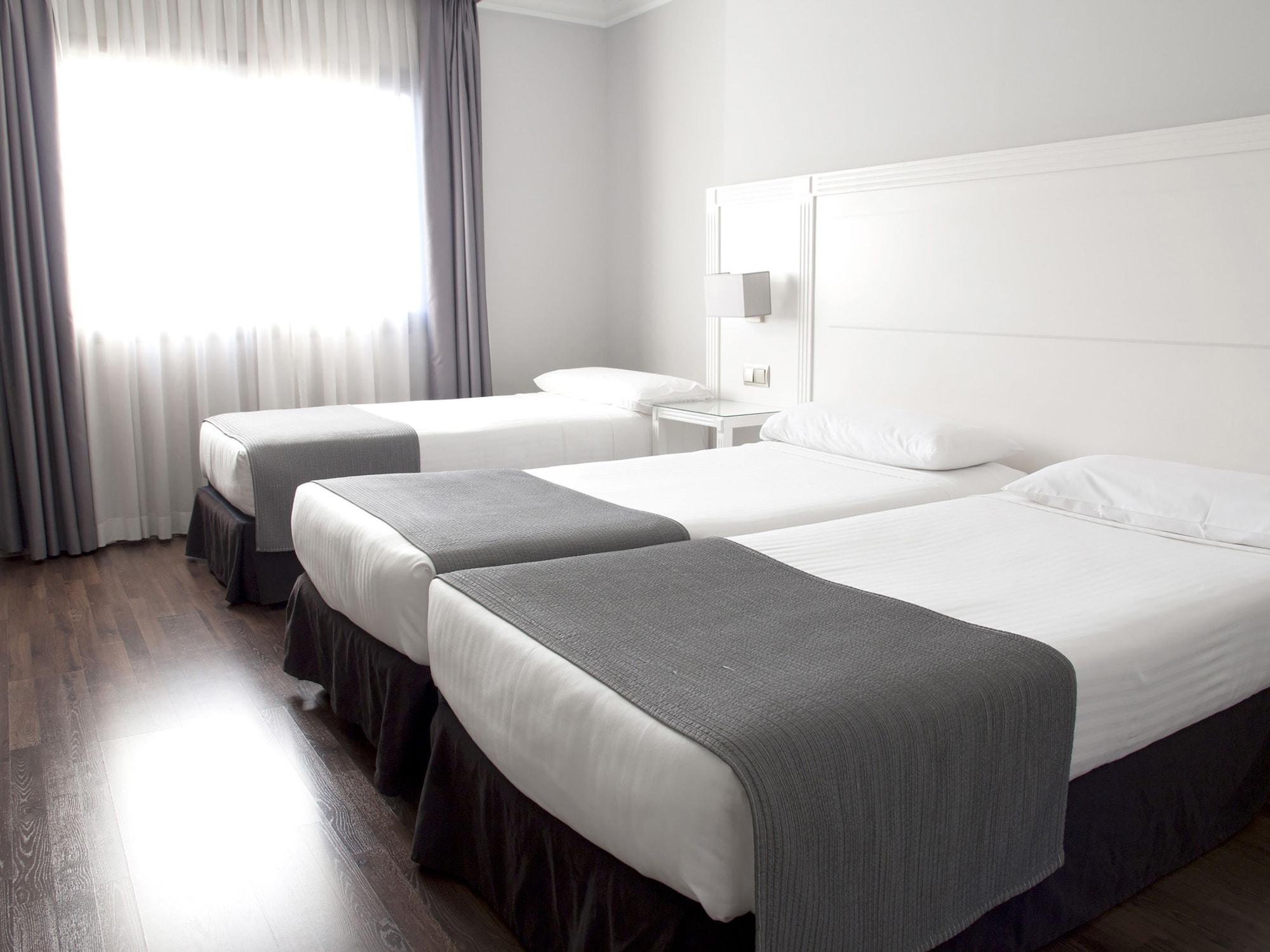 Uve Alcobendas Ngoại thất bức ảnh