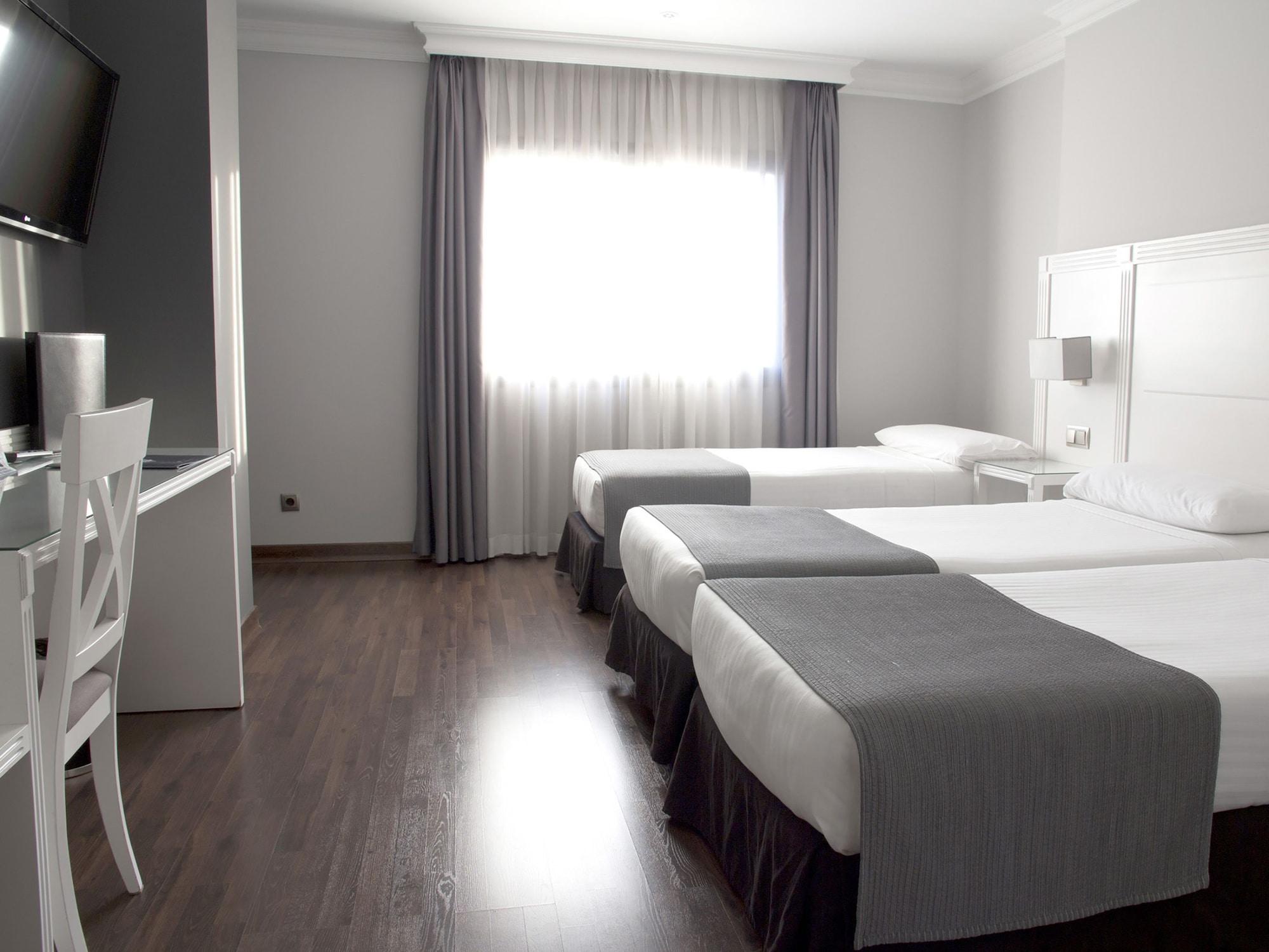 Uve Alcobendas Ngoại thất bức ảnh