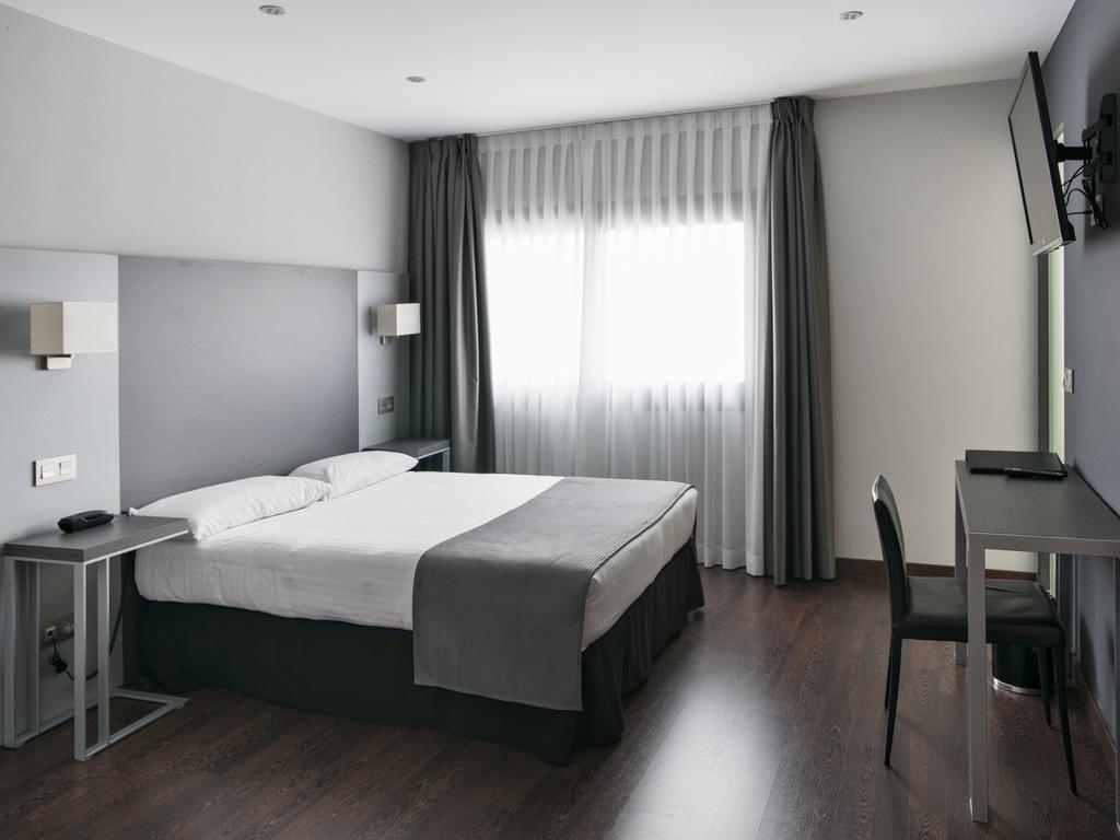 Uve Alcobendas Ngoại thất bức ảnh