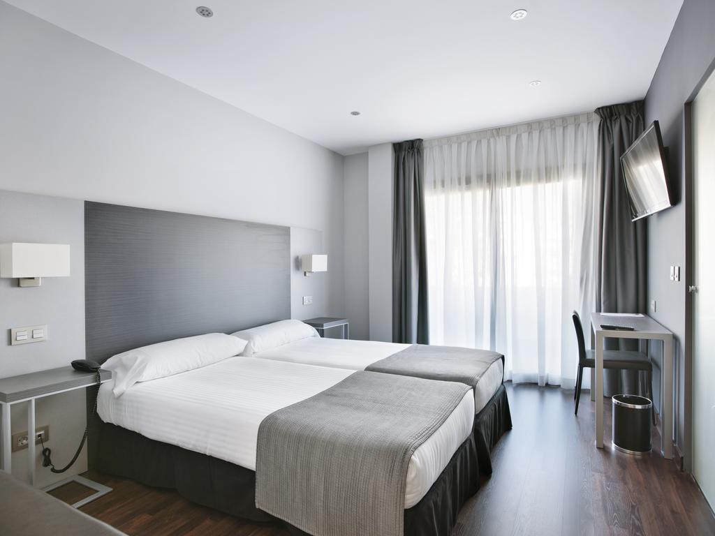 Uve Alcobendas Ngoại thất bức ảnh